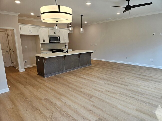 Building Photo - 125 Priestwood Ln