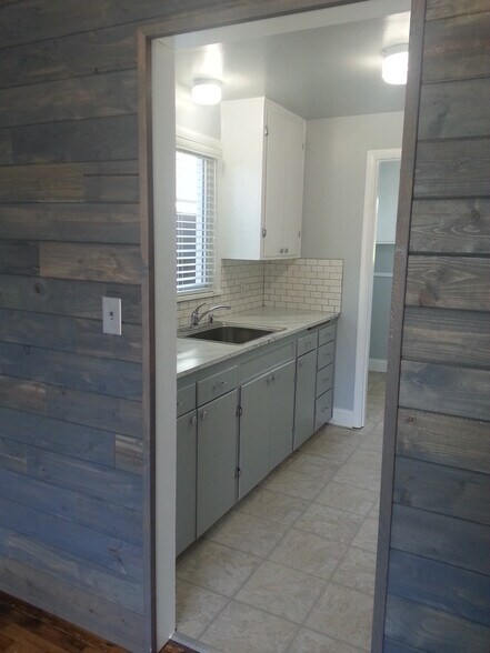 KITCHEN - 1115 11th St