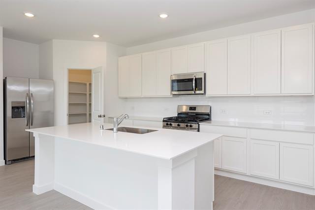 Building Photo - 2220 Pommel Ln