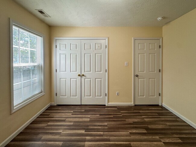 Building Photo - Charming 3 Bed 2 Bath Plus Bonus Room in Raeford