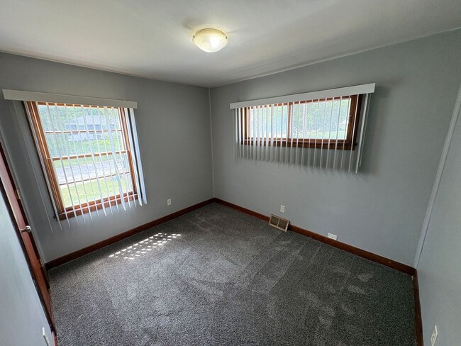 Building Photo - Bright & Spacious 3-Bedroom Home with Large Backyard