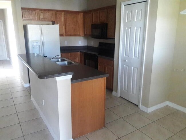 Building Photo - 5401 Caramella Dr