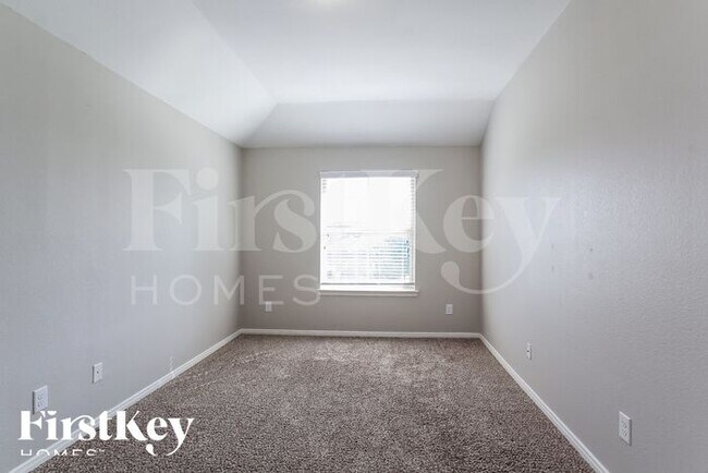 Building Photo - 22550 Stillwater Valley Ln