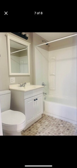 Building Photo - 818 Highland Ave