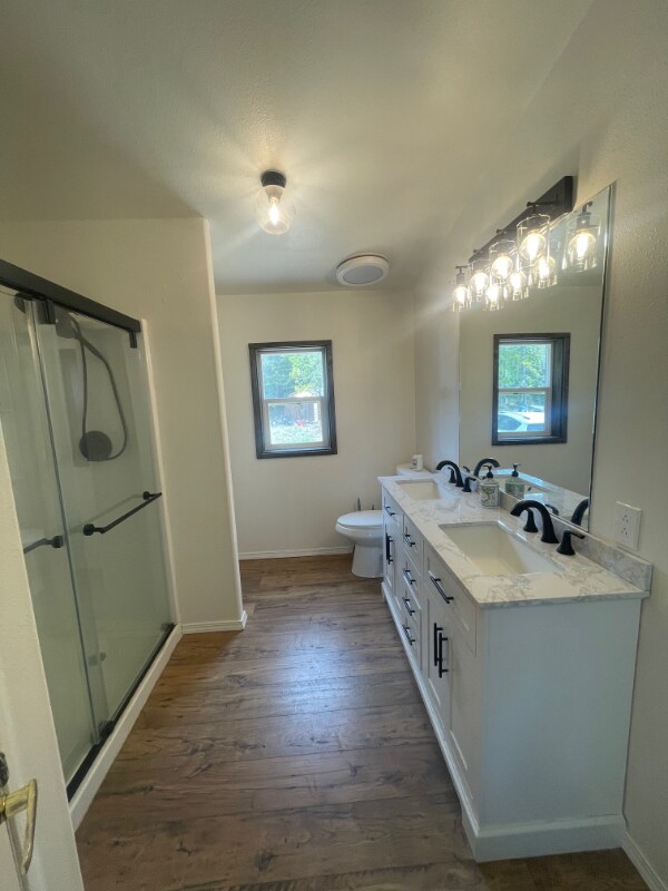 Building Photo - 194 Bergamot Dr