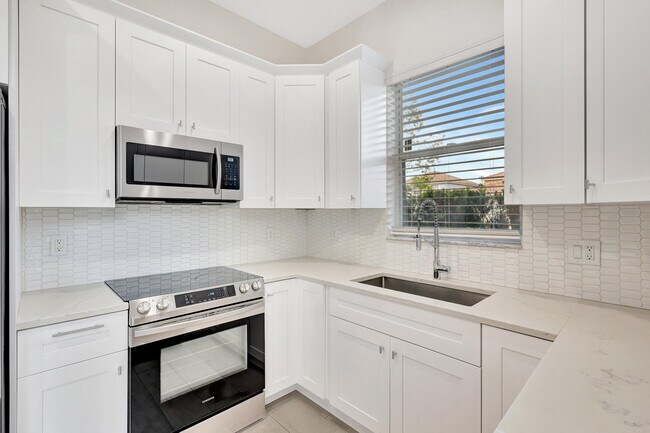 Building Photo - 1898 Capeside Cir