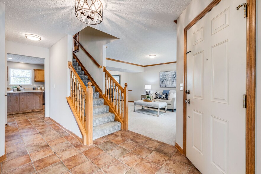 Building Photo - 7225 Bromfield Dr