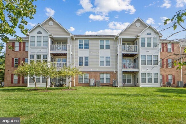 Building Photo - 699 Winding Stream Way