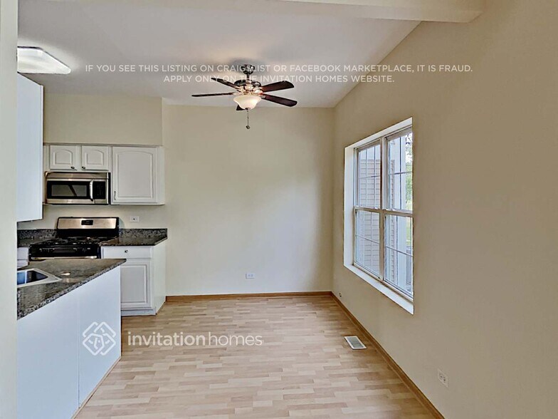 Building Photo - 2411 Oak Tree Ln