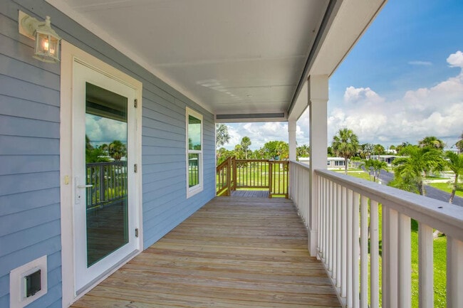 Building Photo - 13611 Catbird Dr