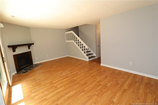 Building Photo - 7283 Sandy Creek Dr
