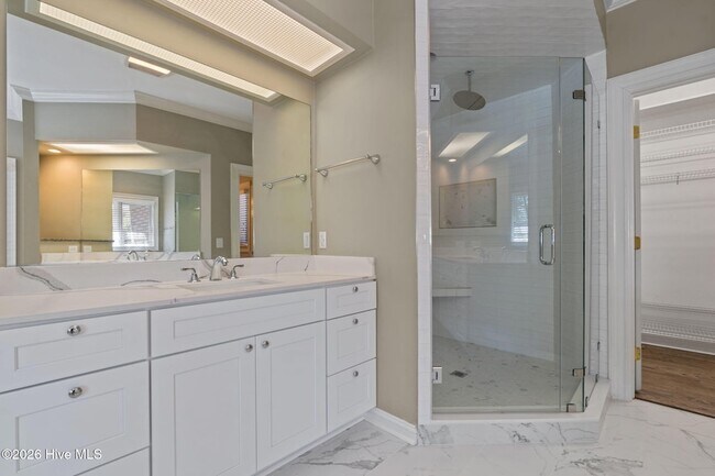 Building Photo - 50 Oak Meadow Rd