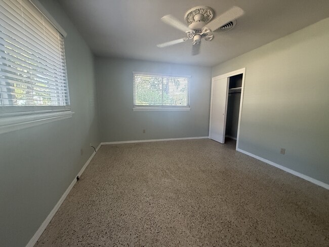 Building Photo - 2803 Smilax Ave