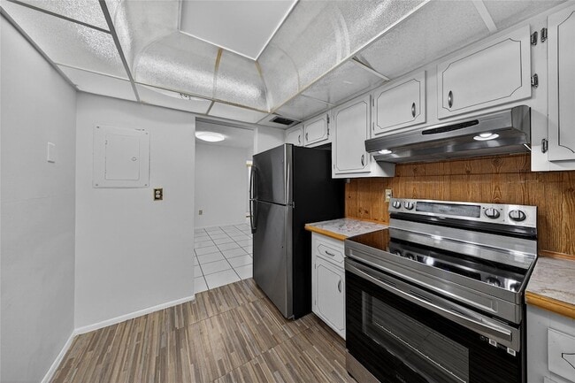 Building Photo - 7300 NW 17th St