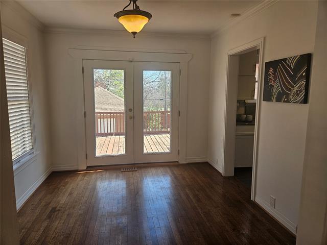 Building Photo - 7010 Vivian Ave