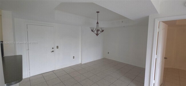 Building Photo - 9300 Fontainebleau Blvd
