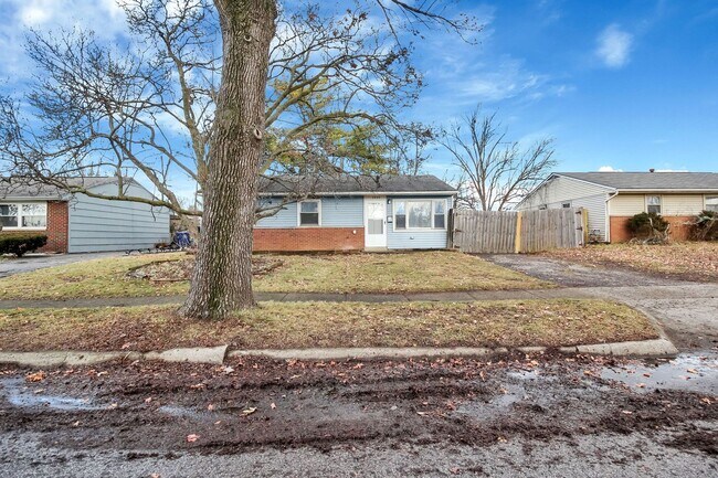 Building Photo - 3 Bedroom Home