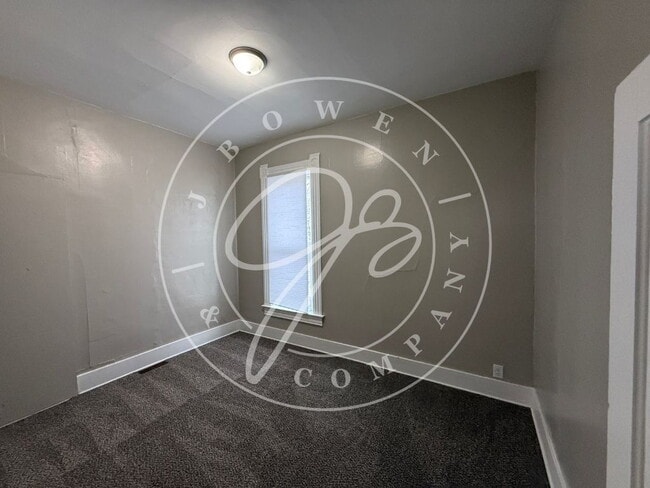 Building Photo - Spacious 3 bedroom 2 bath lower Duplex in Swanton