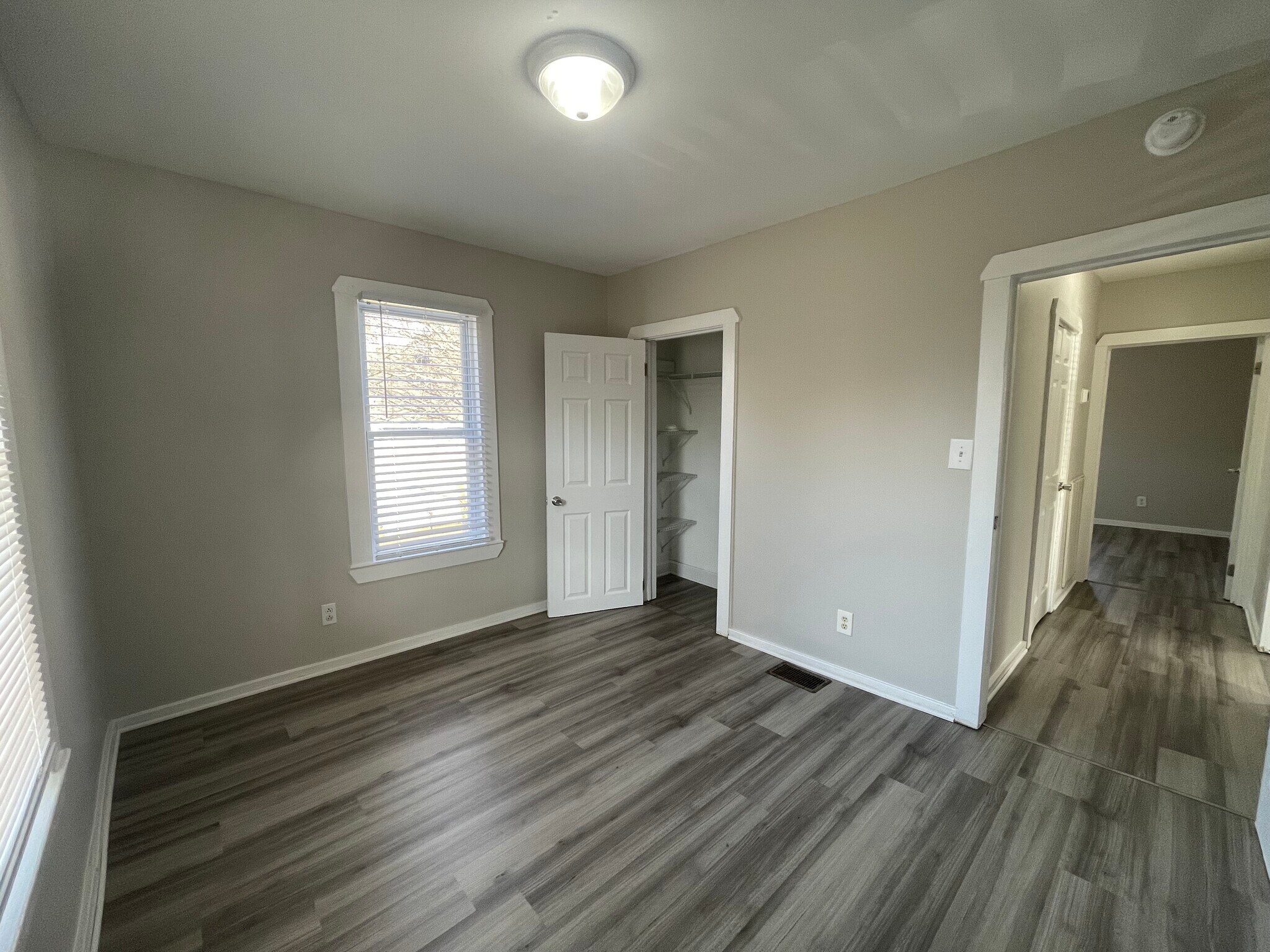 Building Photo - 209 Burdock St