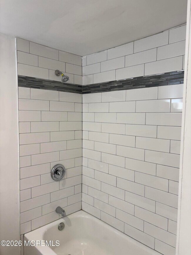 Building Photo - 711 3rd Ave