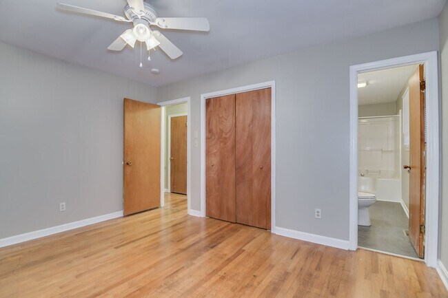 Building Photo - Updated 3 Bed 2 Bath off Columbia Rd