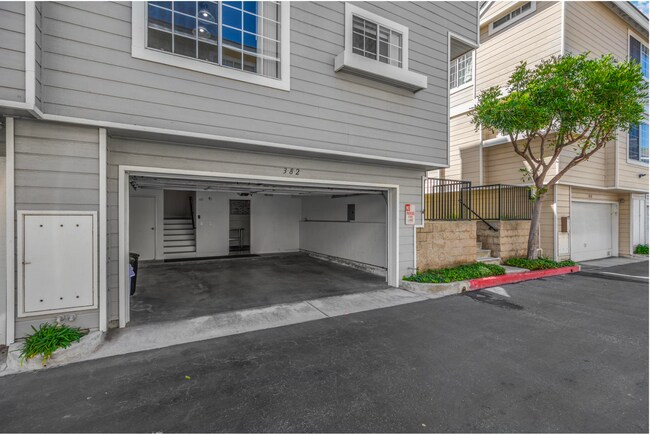 Building Photo - Beautiful, Quiet, Furnished, Upgraded Home in Heart of Torrance for Short Term Rental