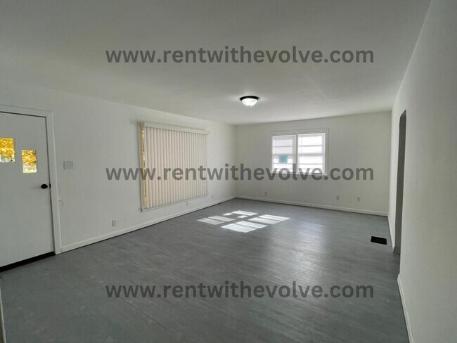 Building Photo - 758 Beeson Dr