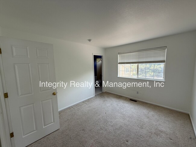 Building Photo - 312 W Jamison Pl