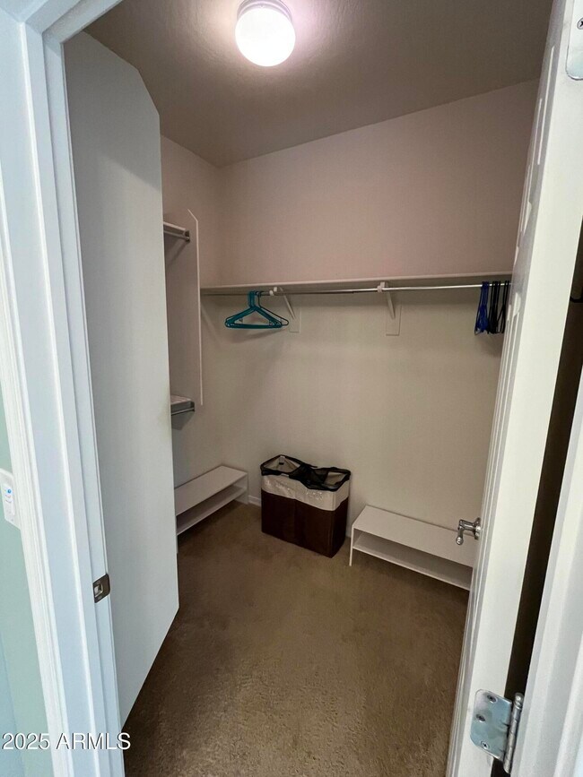 Building Photo - 26197 W Vista N Dr