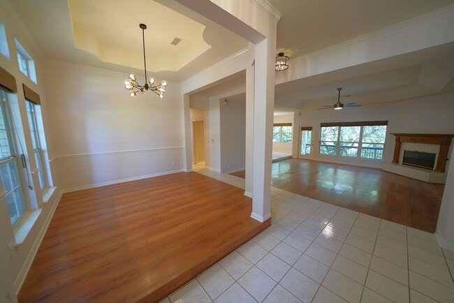 Building Photo - Beautifully Updated Home in Olympia Hills ...