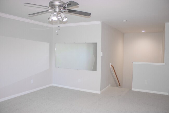 Building Photo - 29607 Legends Green Dr