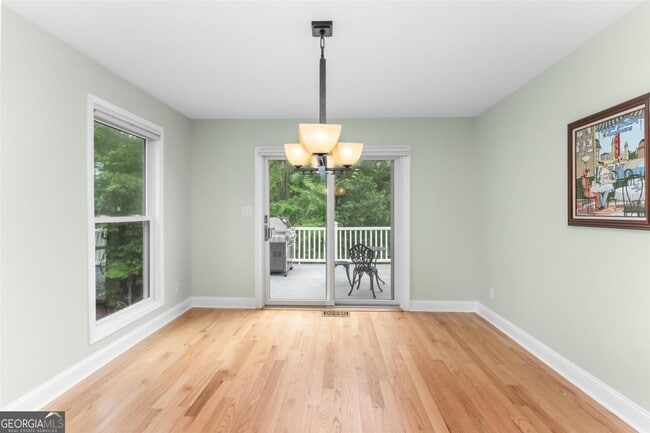 Building Photo - 1060 Old Rock Rd