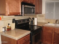 Building Photo - 6804 E 2nd St