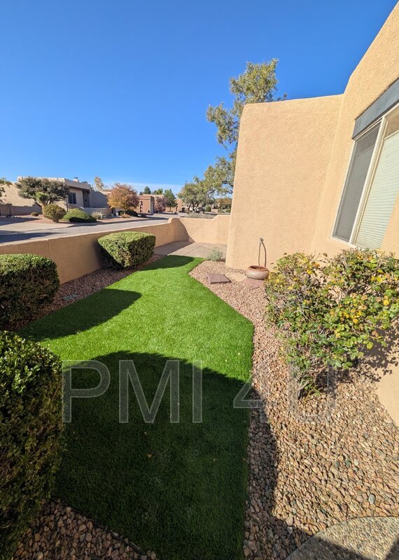 Building Photo - 12612 Carmel Ct NE