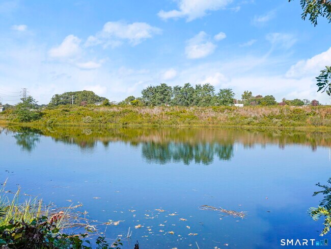 Building Photo - 3250 Fairfield Ave