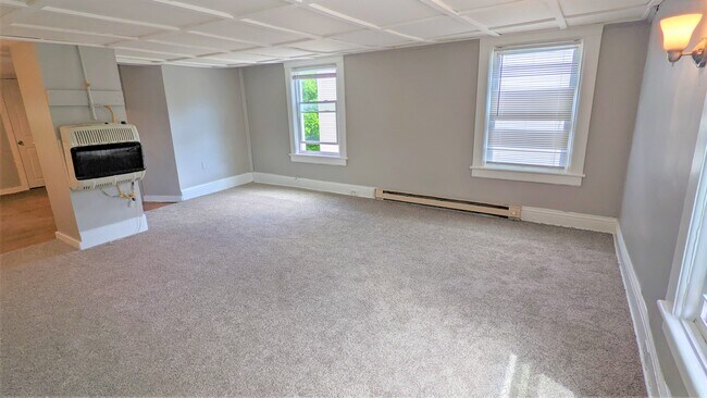 Building Photo - 707 Pawling Ave