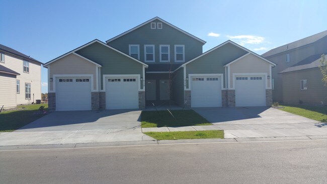 Building Photo - Beacon Ranch at Pheasant Crossing