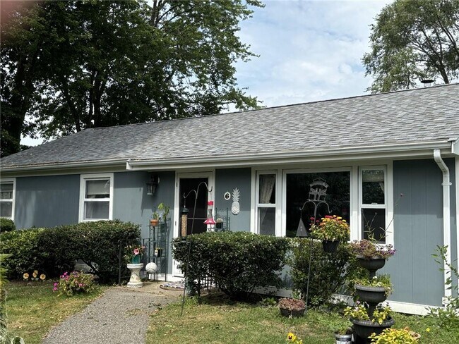 Primary Photo - 6 Hickory Ave