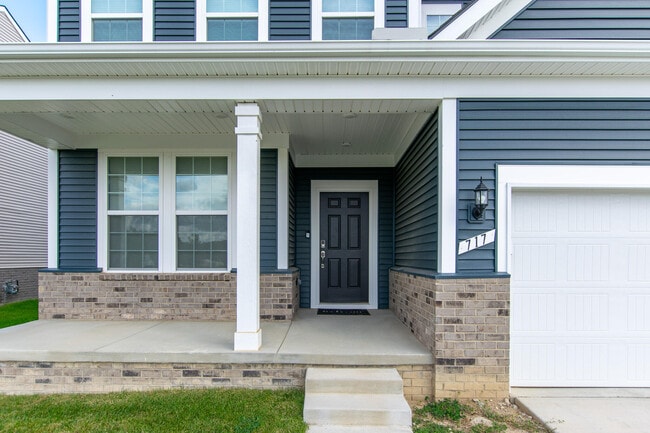 Building Photo - 717 Risdon Trail S