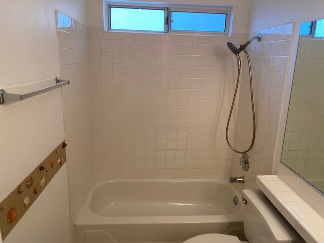 Building Photo - NW!! Single Story!! No Carpet!! No HOA!! B...