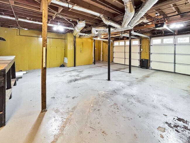 Building Photo - BEAUTIFUL Property in Marietta!