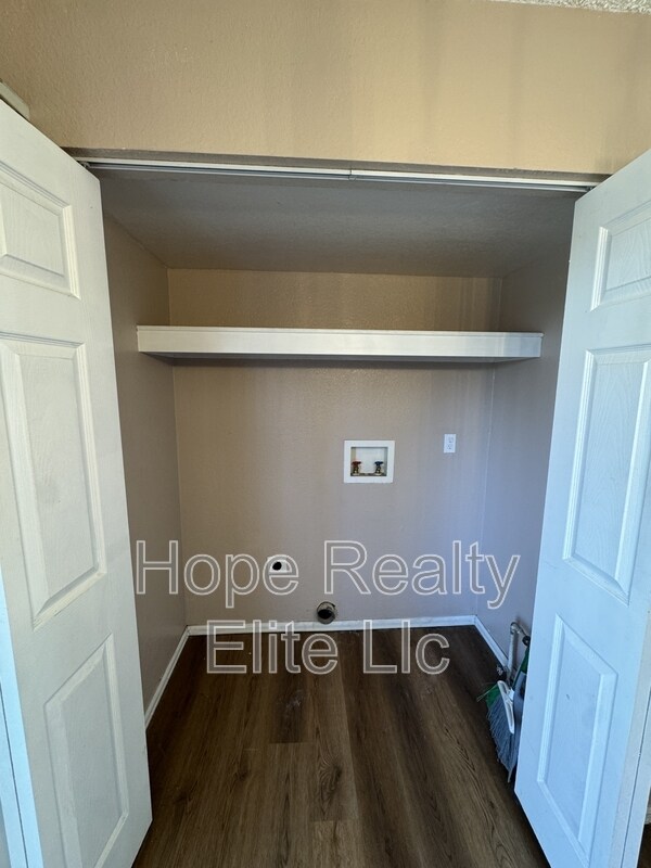 Building Photo - 2522 Knob Hill Ct