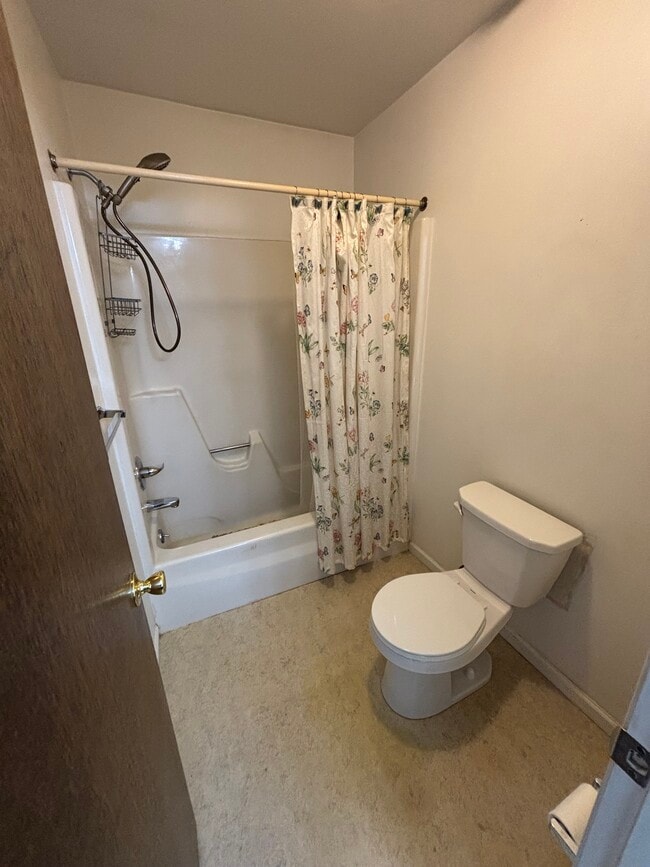 Building Photo - 2004 Hale Ct