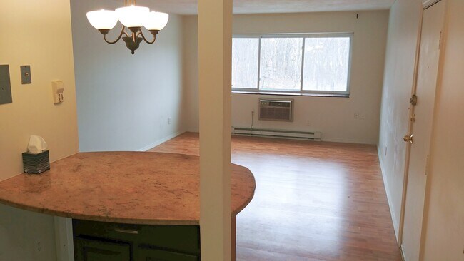 Building Photo - 137 Winthrop St