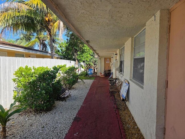 Building Photo - 3640 NE 1st Ave.