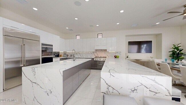 Building Photo - 3231 S Jojoba Way