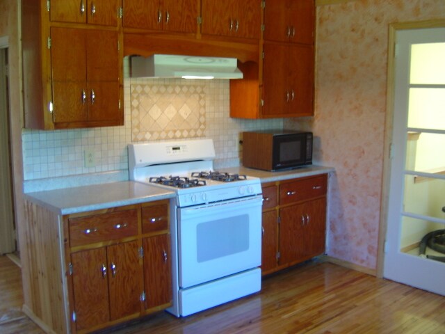 Kitchen - 1596 Schmidt Rd