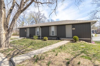 Building Photo - 210 Wheaton Ct