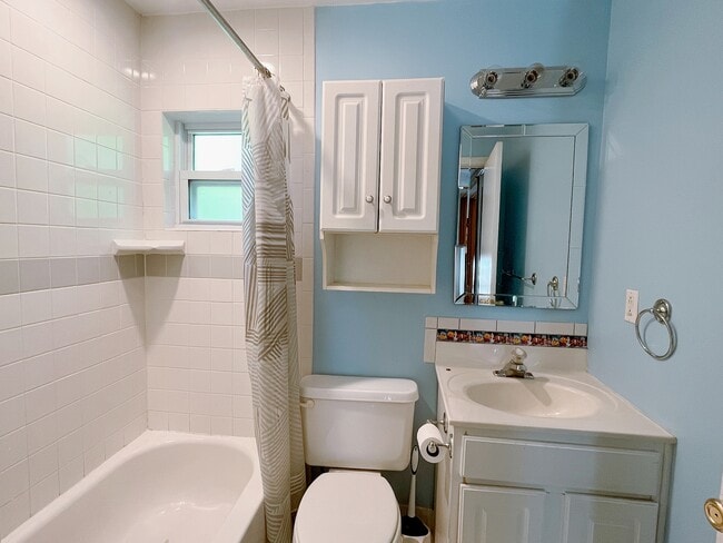 Building Photo - 8402 Blue Ash Rd