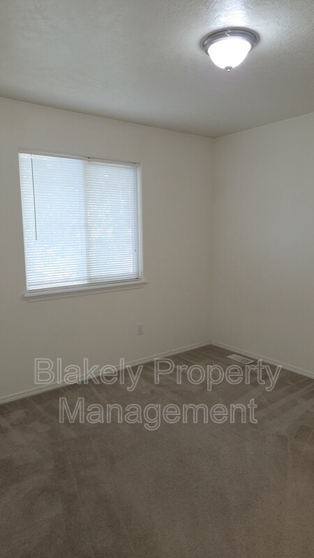 Building Photo - 3801 E Sutton Ave